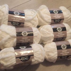 White chunky yarn. Acrylic. 6 skeins